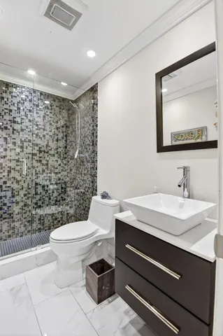 2nd Bathroom