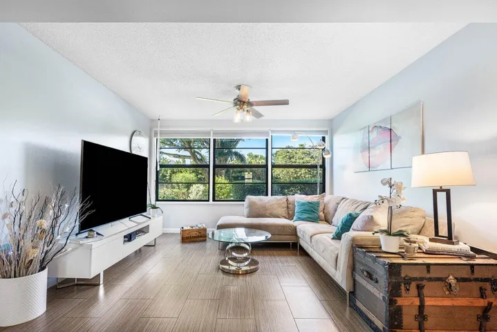 010-6121BalboaCircle-103-BocaRaton-FL-33