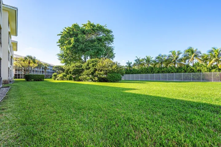 021-6121BalboaCircle-103-BocaRaton-FL-33