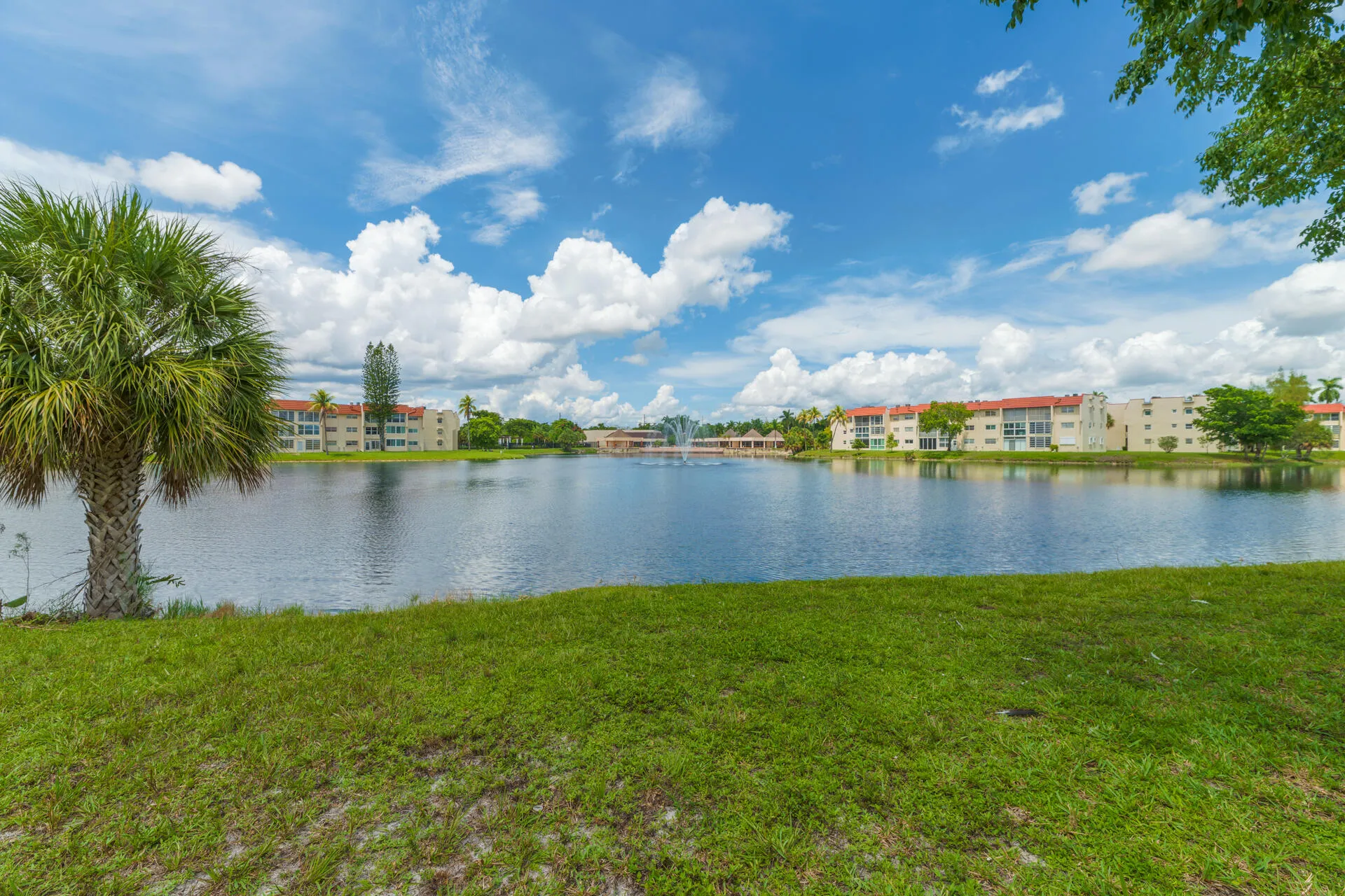 20260904 - 2901 Sunrise Lakes Dr 310 - M