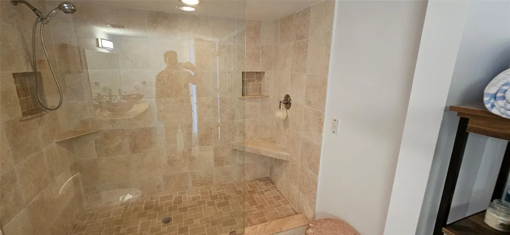 Photo 34