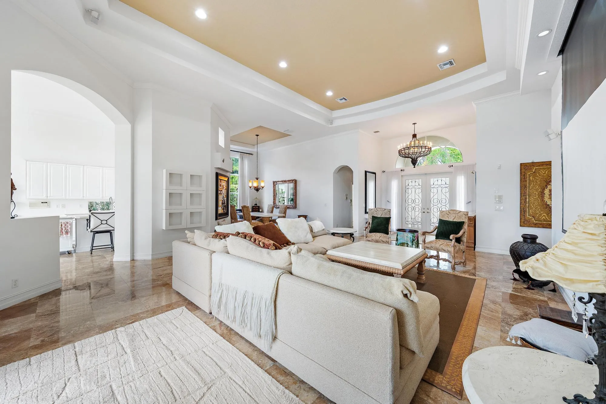 9054 Lakes Blvd.