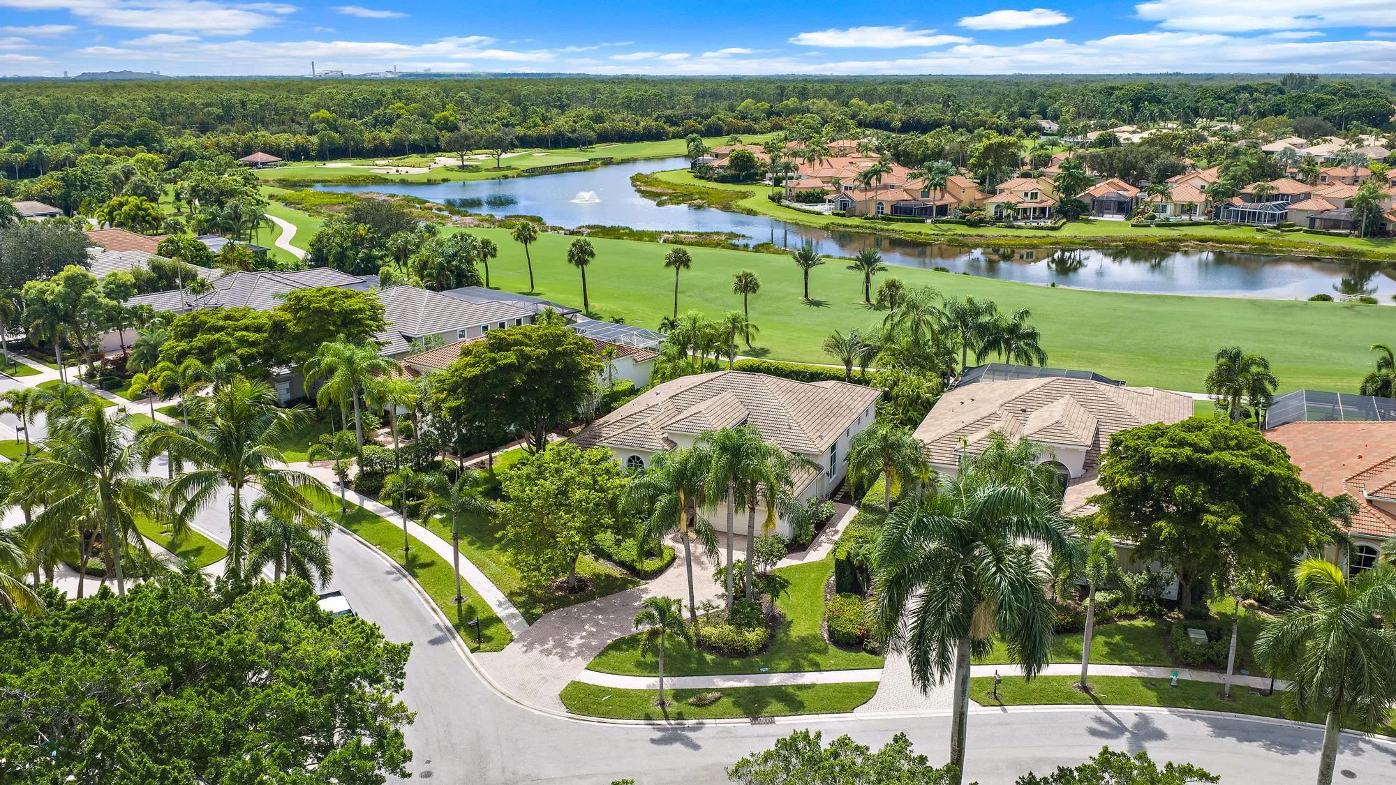 9054 Lakes Blvd.