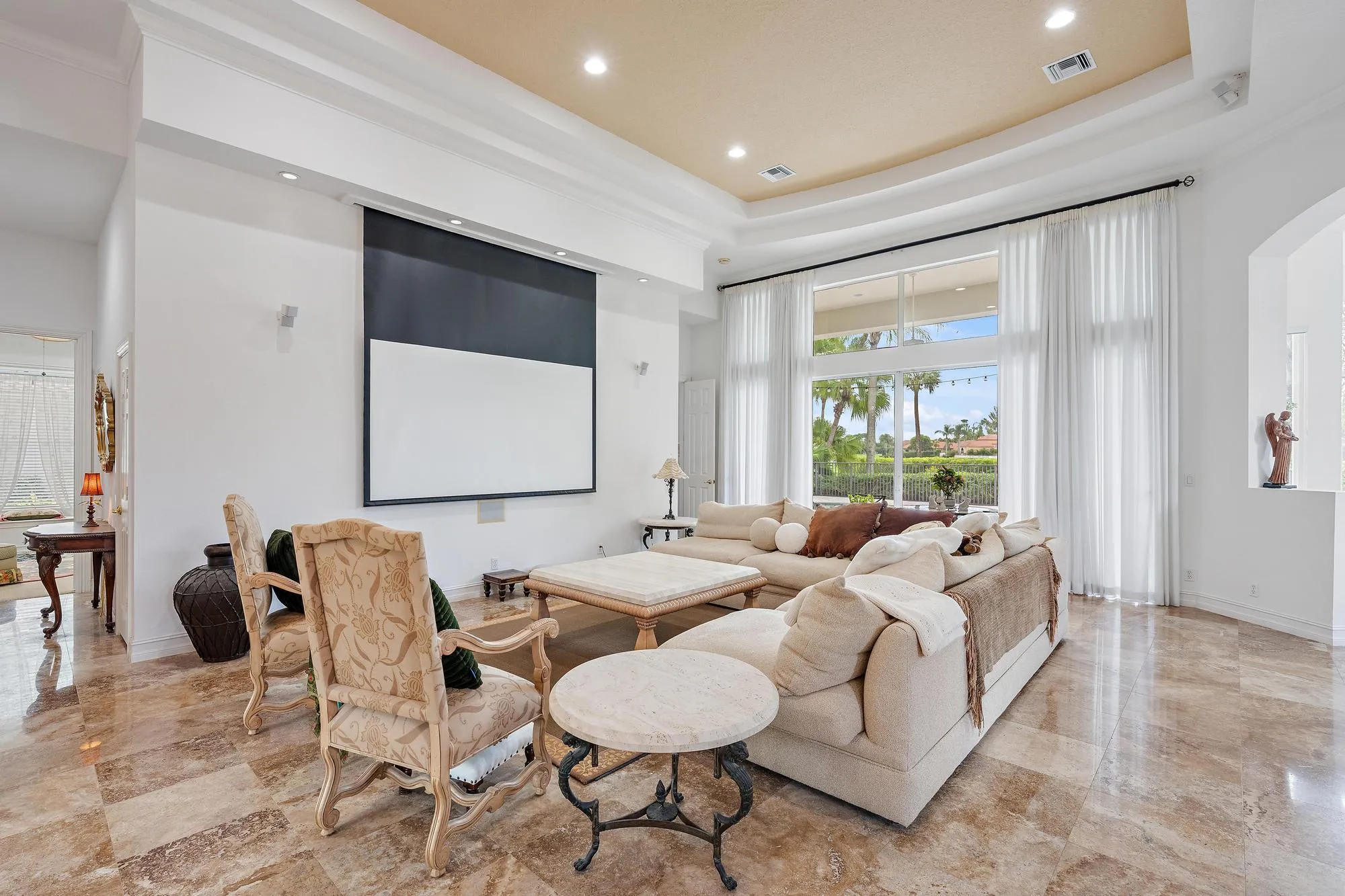 9054 Lakes Blvd.