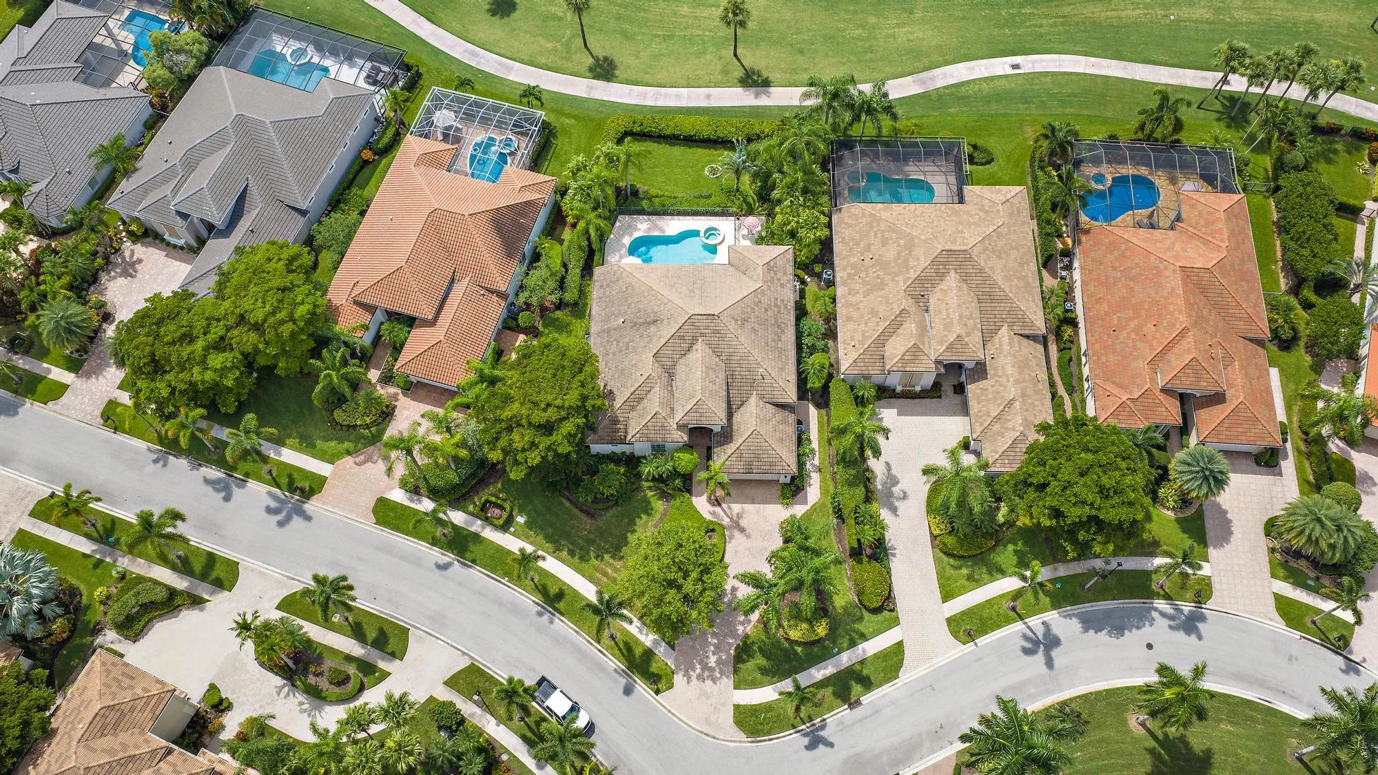 9054 Lakes Blvd.