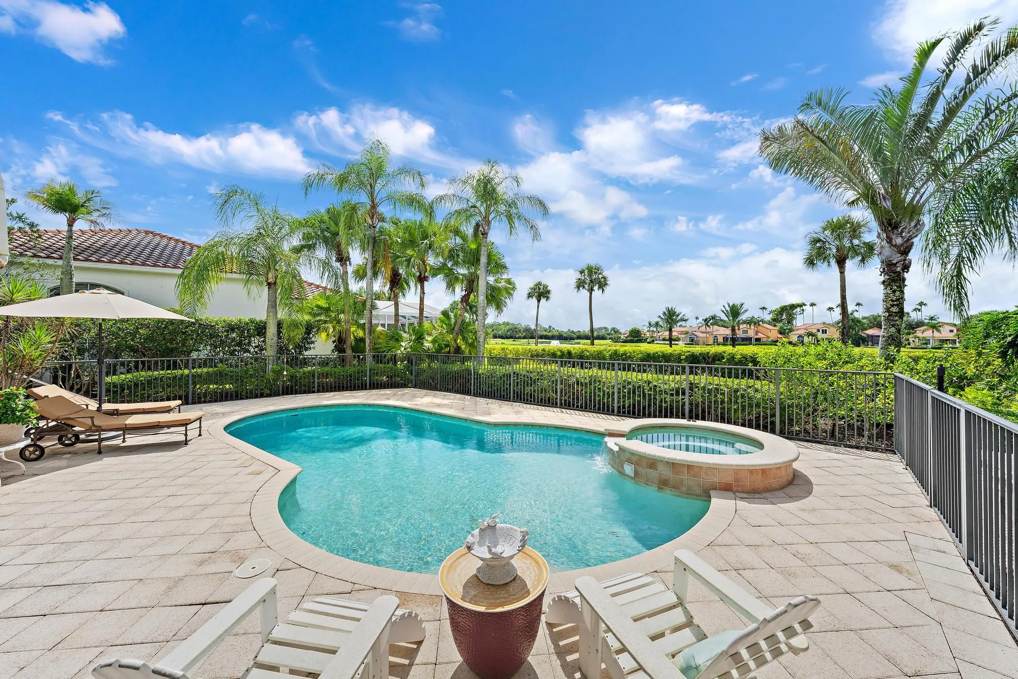 9054 Lakes Blvd.