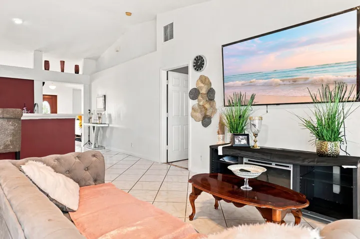 23-web-or-mls-Photo (18)-topaz