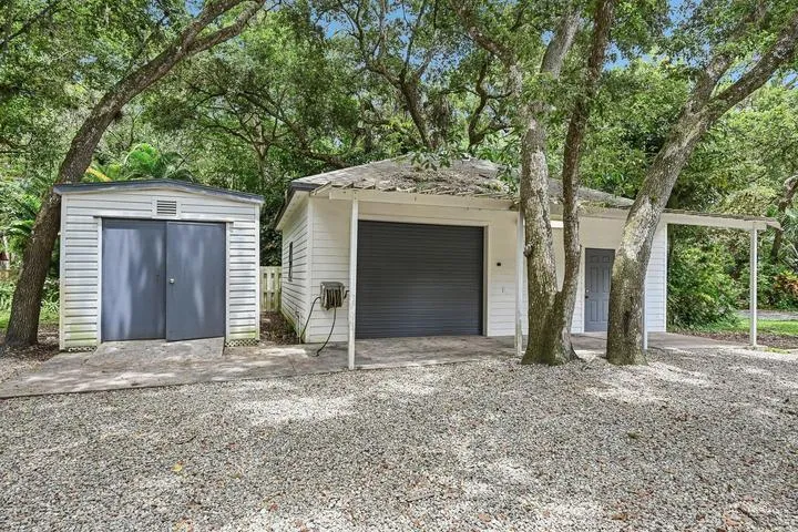 Garage