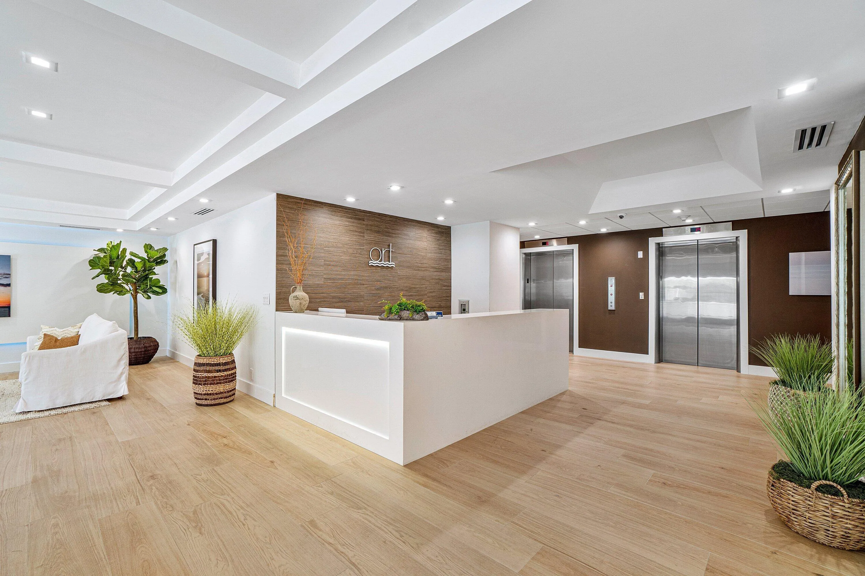 Lobby_ front desk