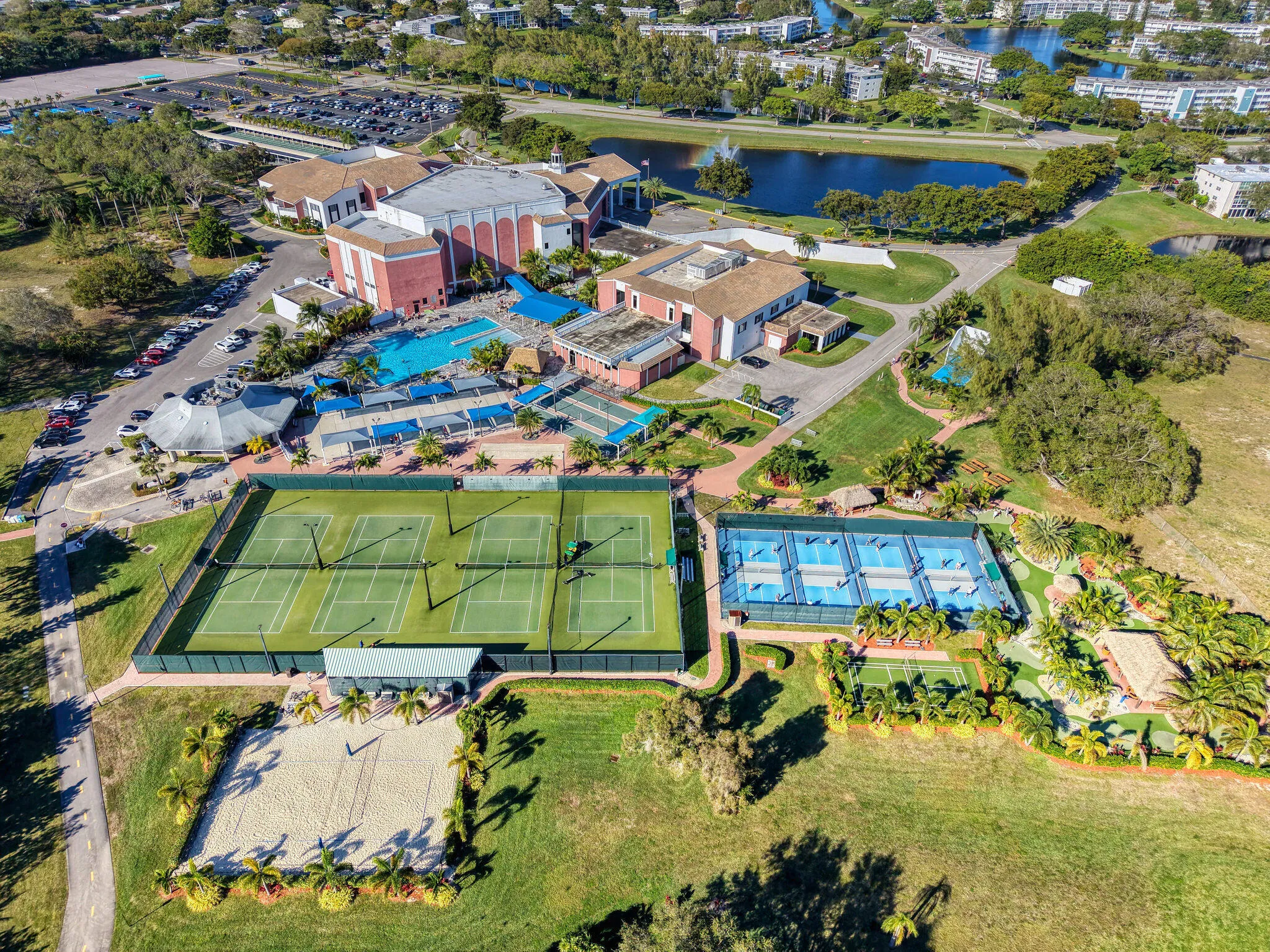 23 Clubhouse+Restaurant (2)
