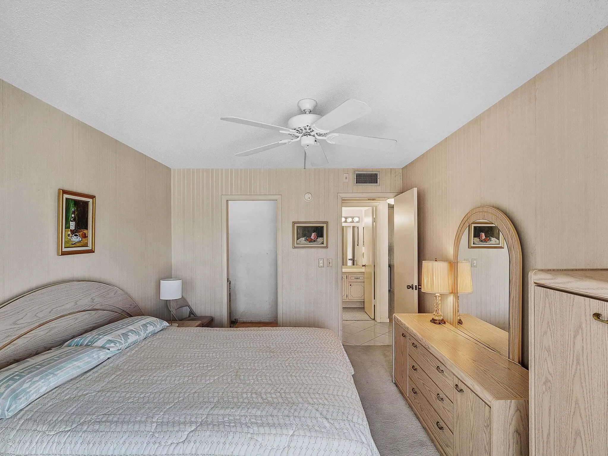 12 Guest Bedroom (1)
