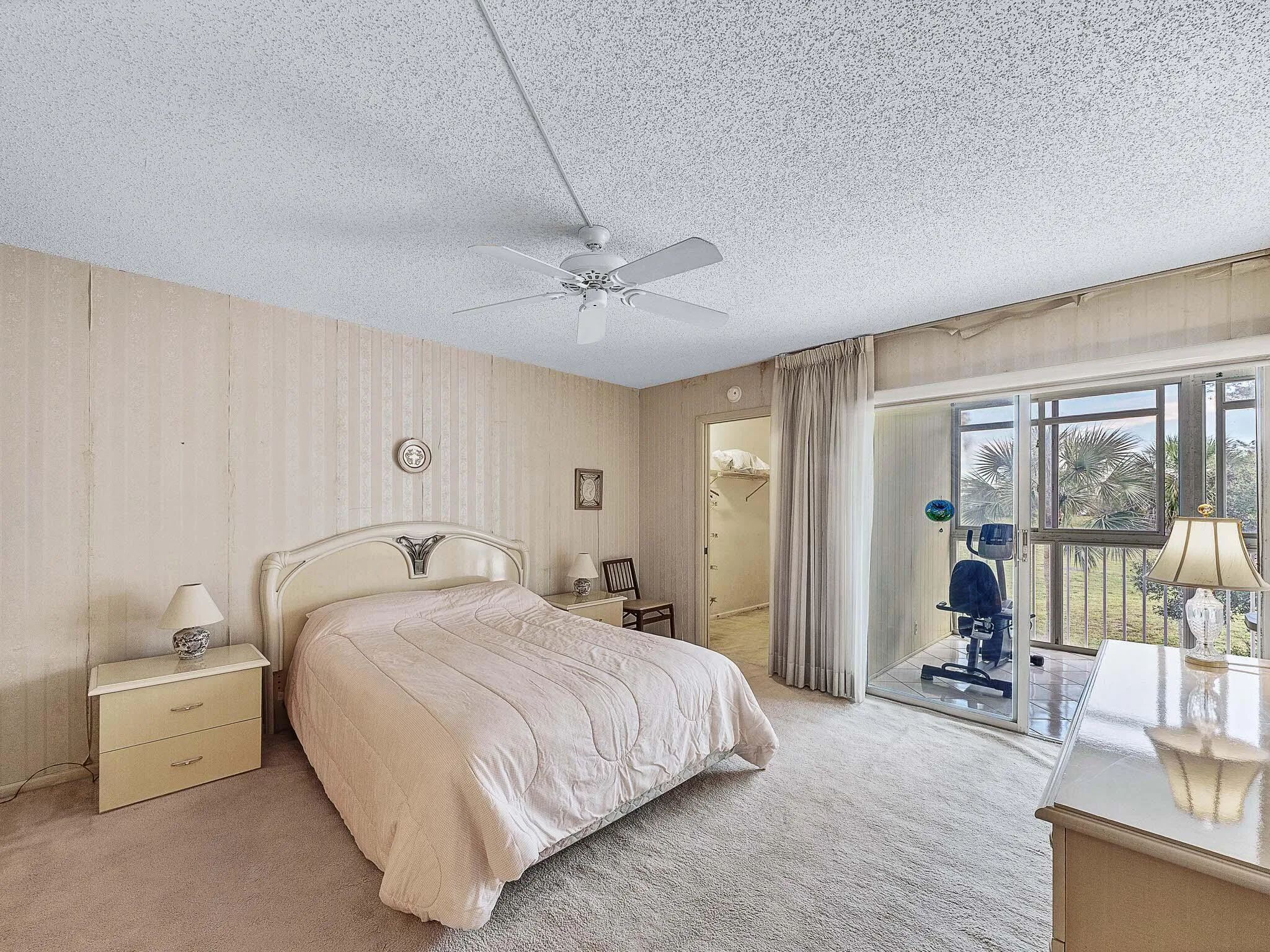 13 Primary Bedroom (2)