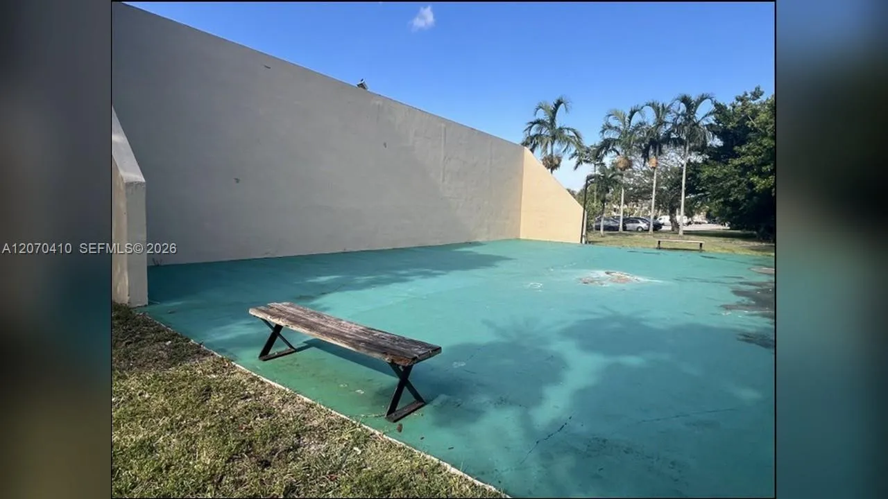 handball/racquetball-style outdoor wall court