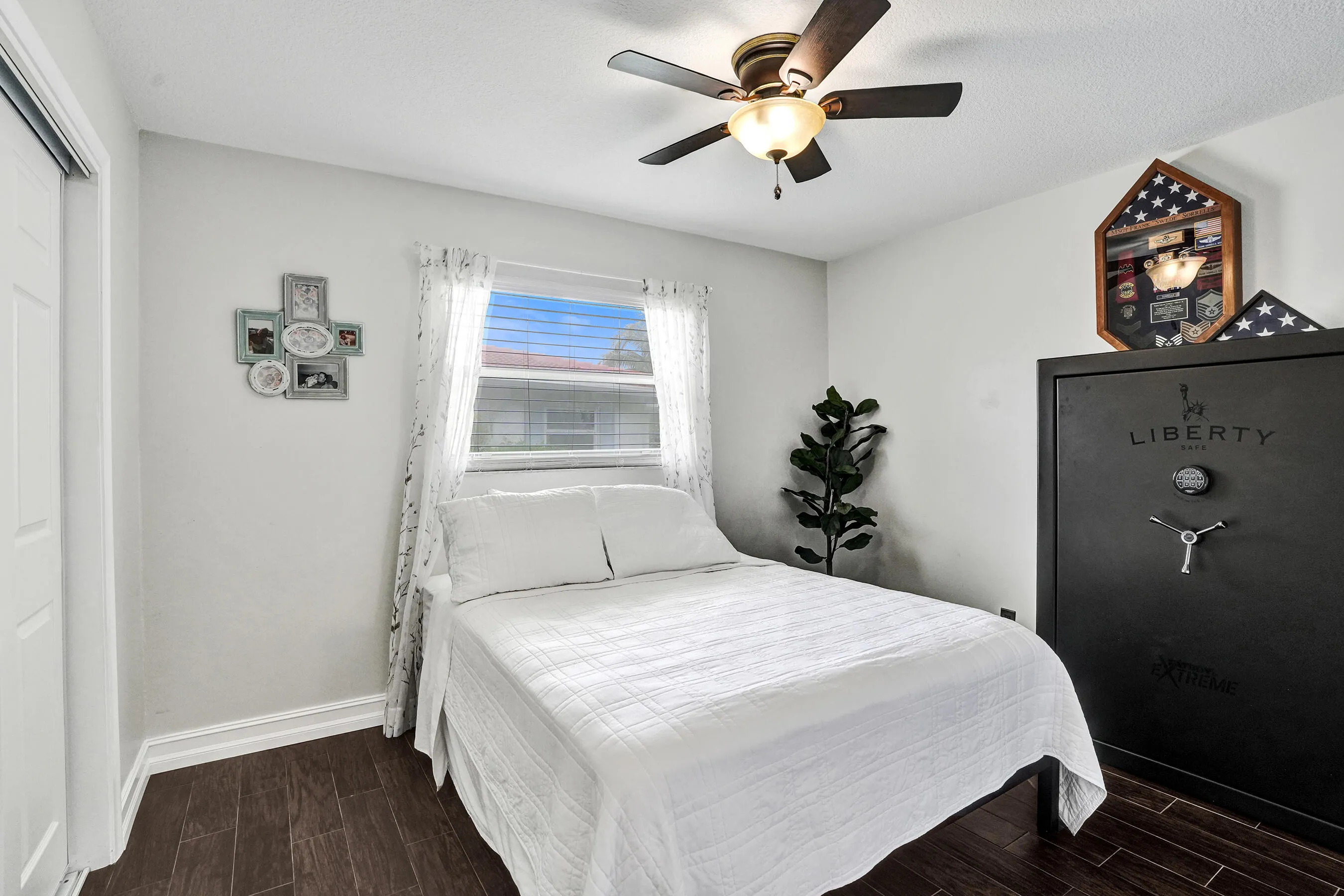 bedroom 2-