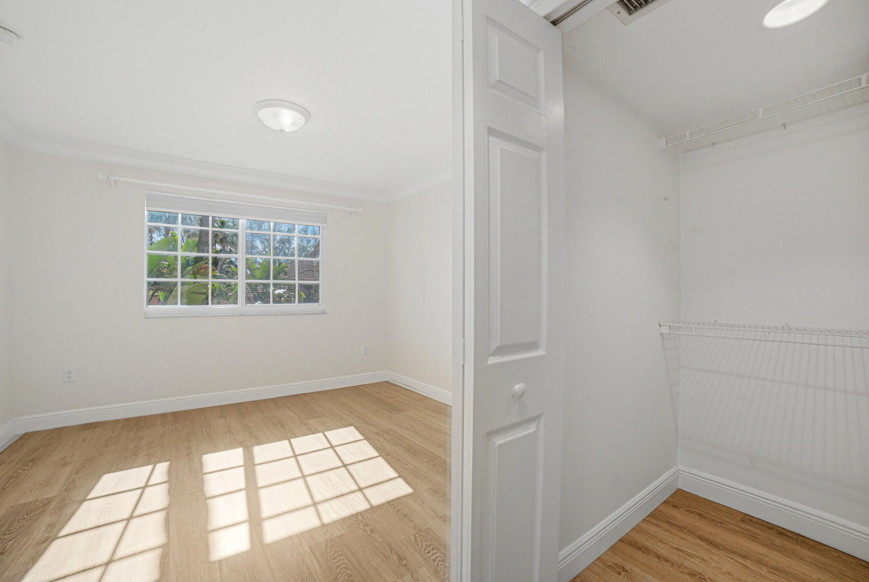 Bedroom1-Closet
