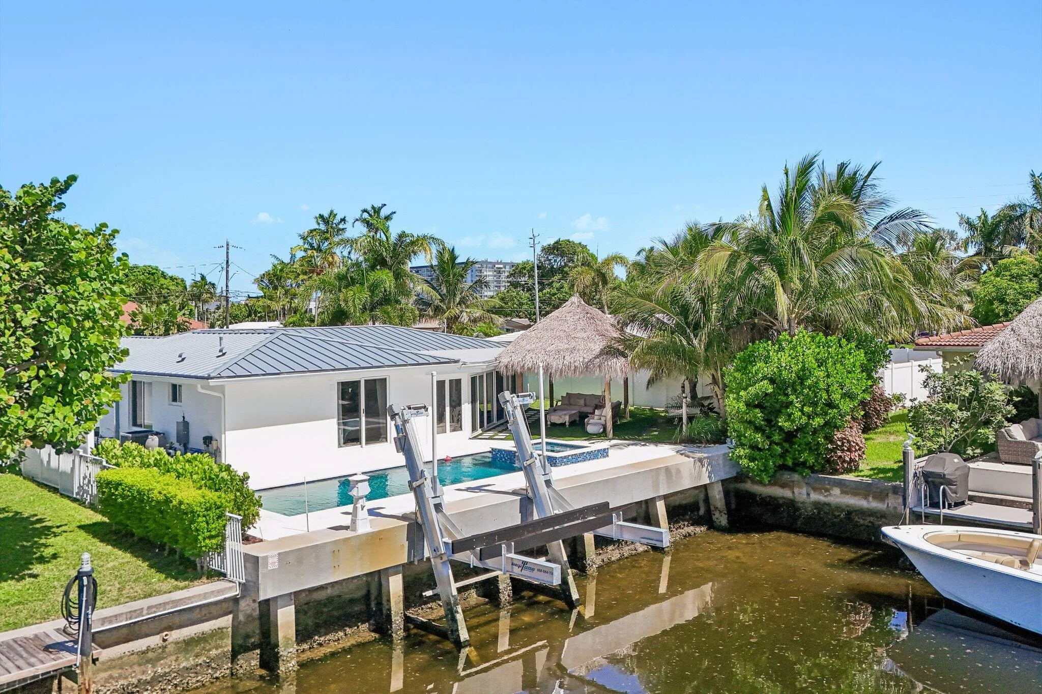 70-web-or-mls-SE 9th Ave-S1208-068
