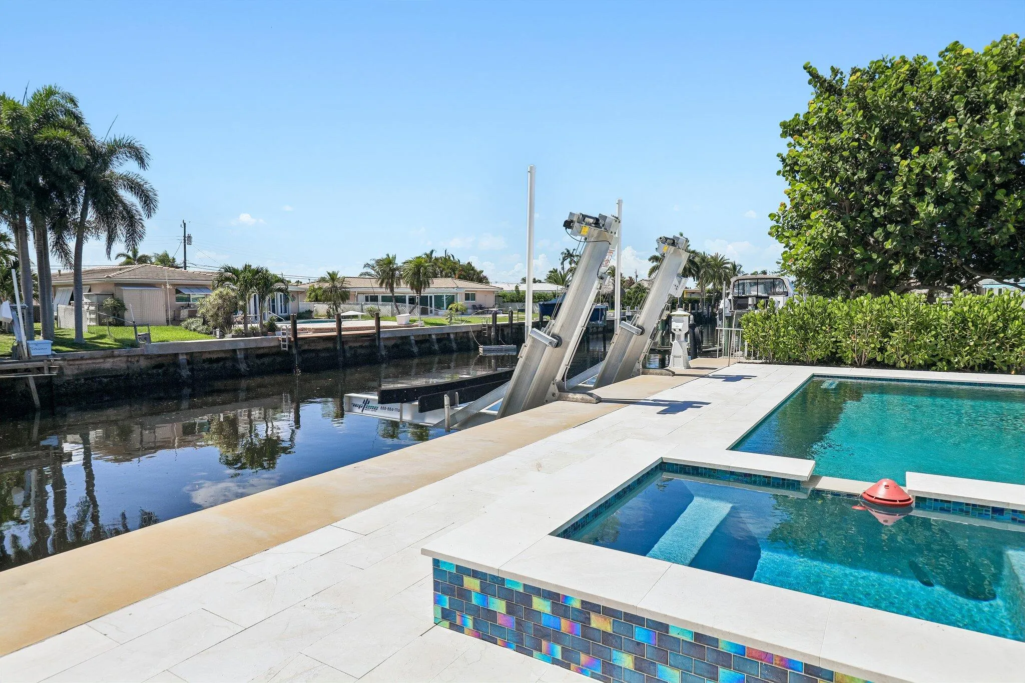 54-web-or-mls-SE 9th Ave-S1208-054