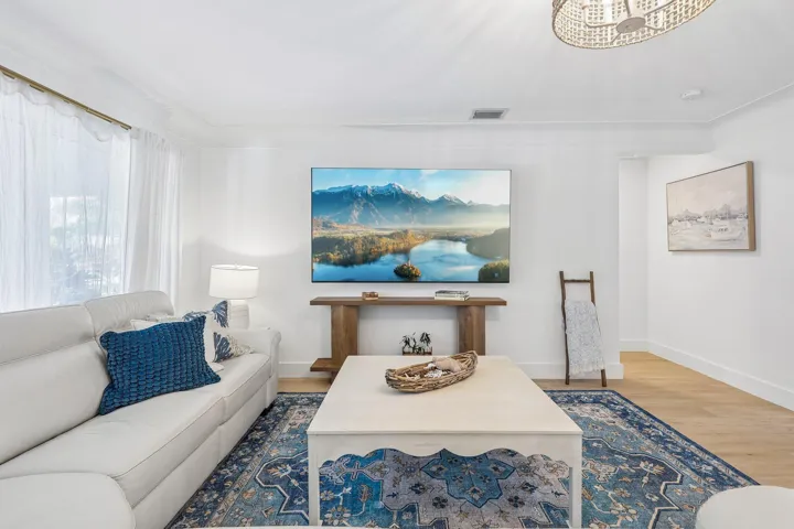 6-web-or-mls-SE 9th Ave-S1208-006