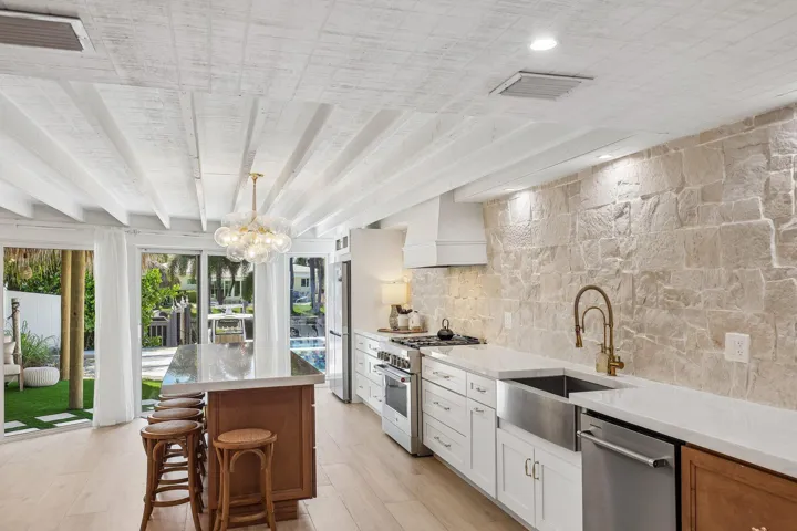 14-web-or-mls-SE 9th Ave-S1208-014