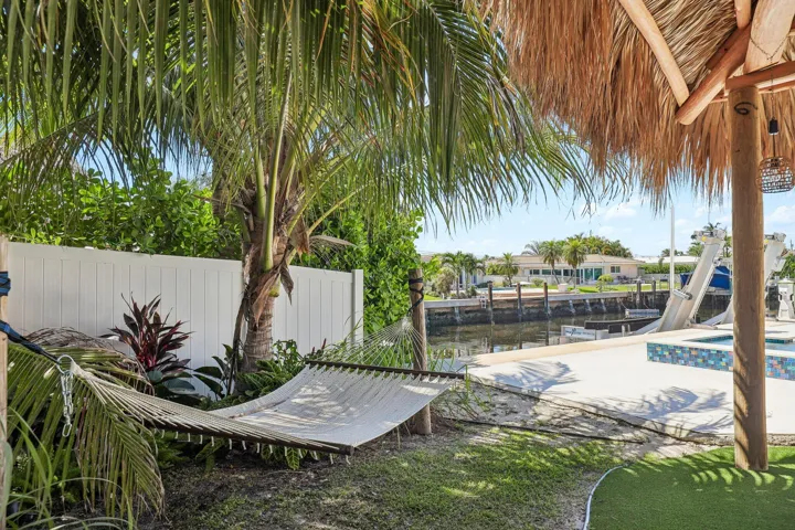 51-web-or-mls-SE 9th Ave-S1208-051