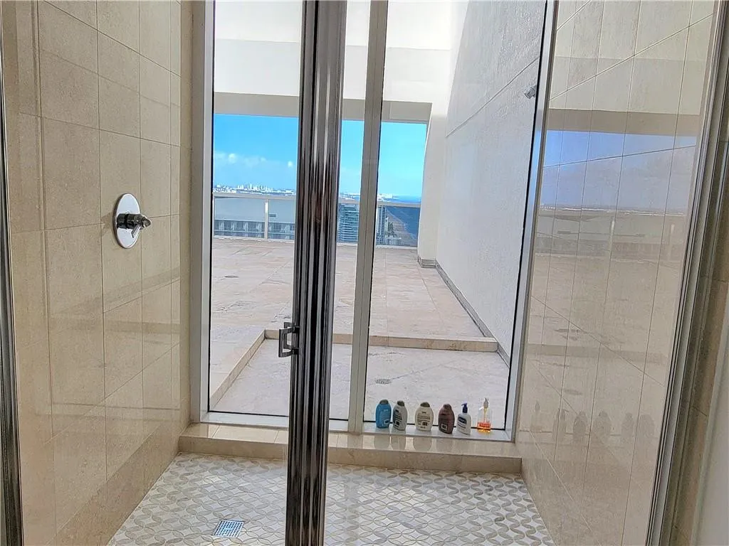 Den Bathroom