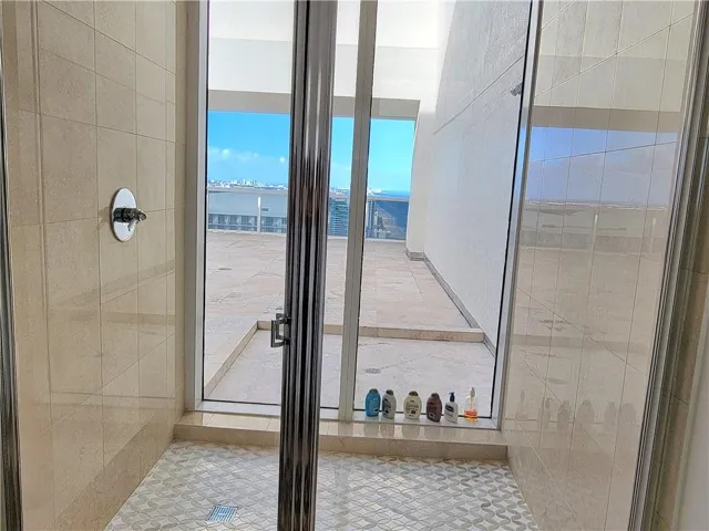Den Bathroom