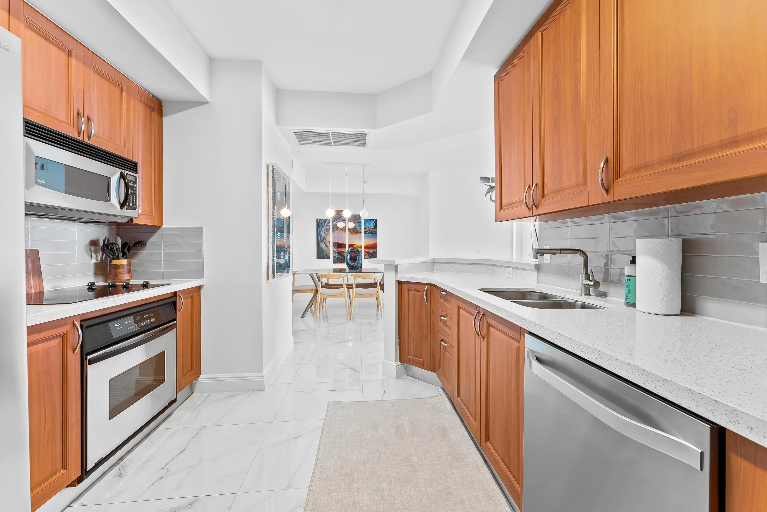 Kitchen - fully equipped.