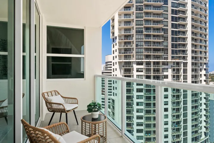 Balcony - east facing > ocean