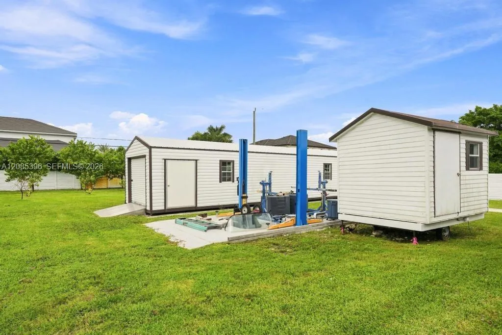Property photo 38
