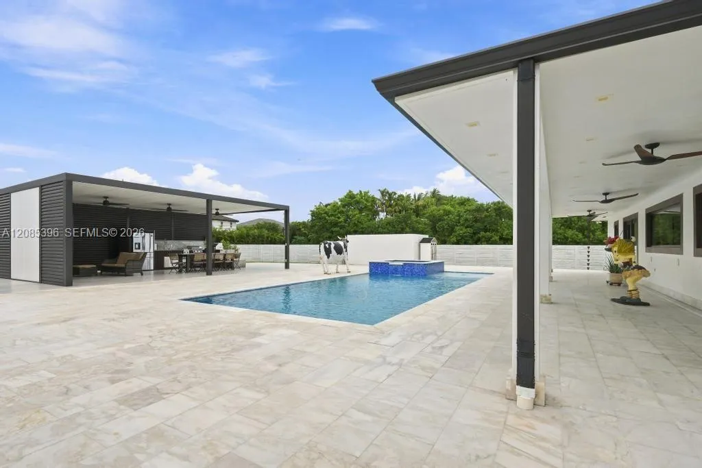 Property photo 28