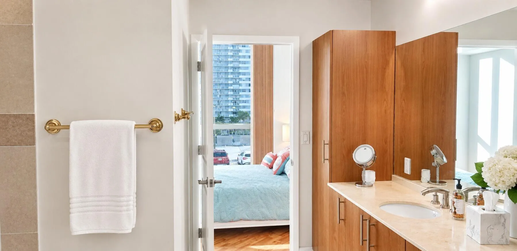 bright_bathroom_MLS