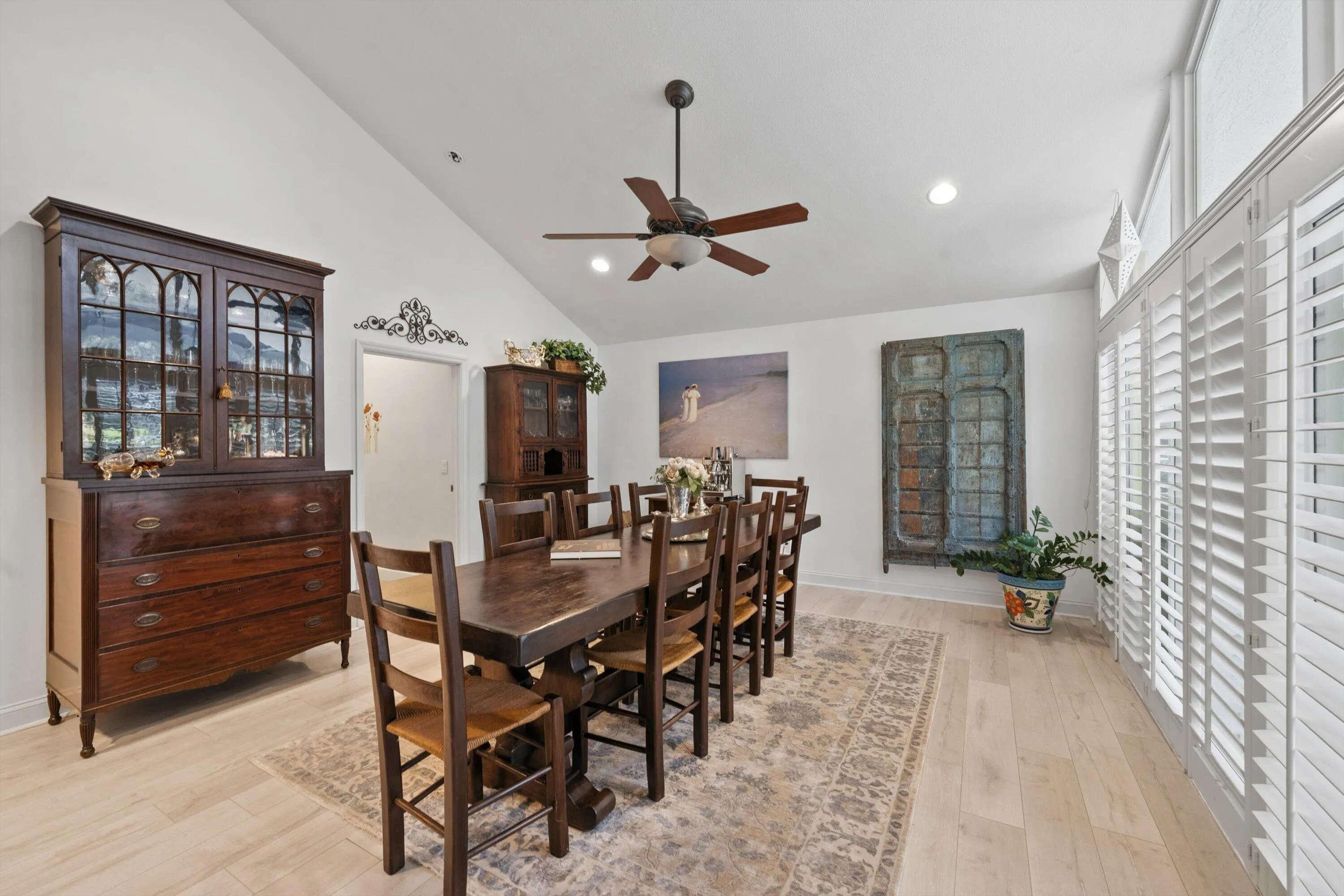 Dining Room Perfect For Entertaining