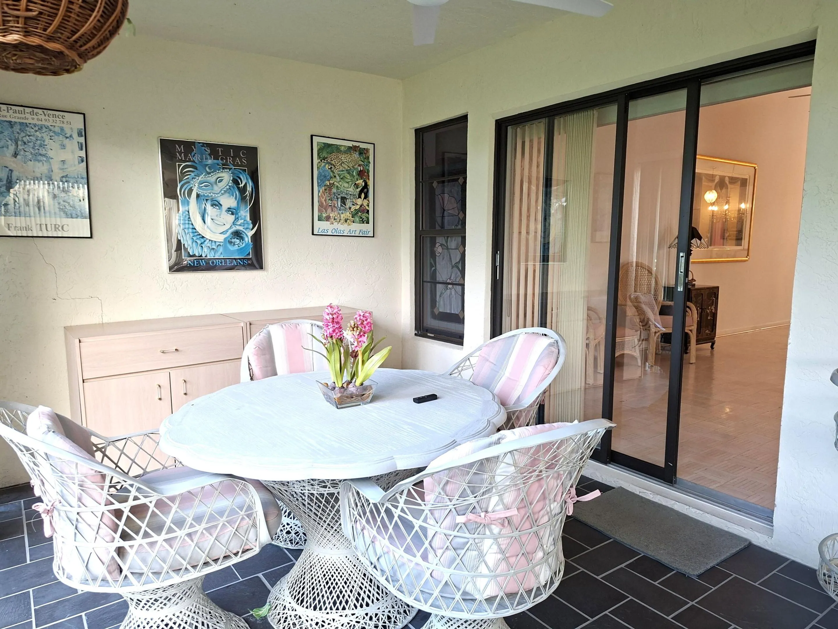 lanai game table