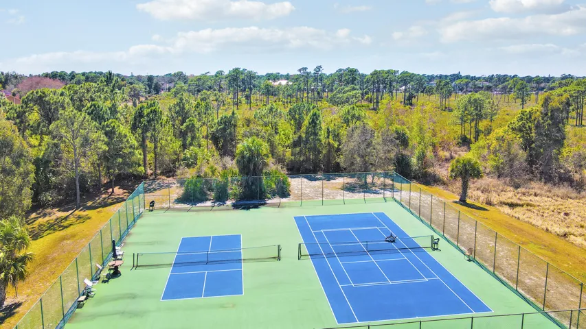 Community Tennis & Pickle Ball Courts