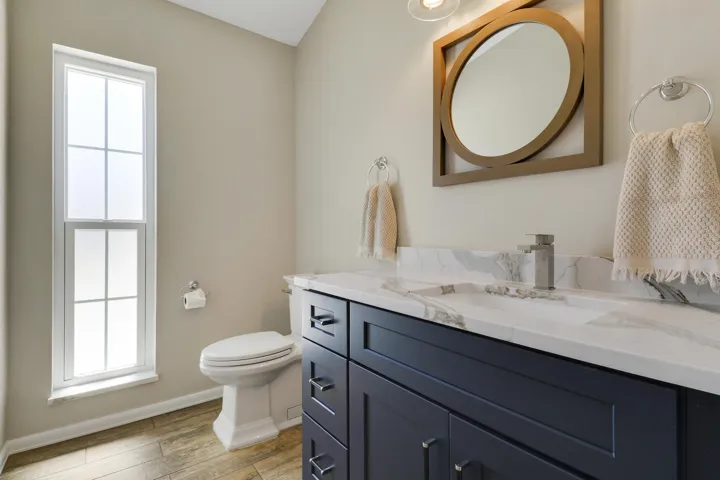 1/2 Bath
