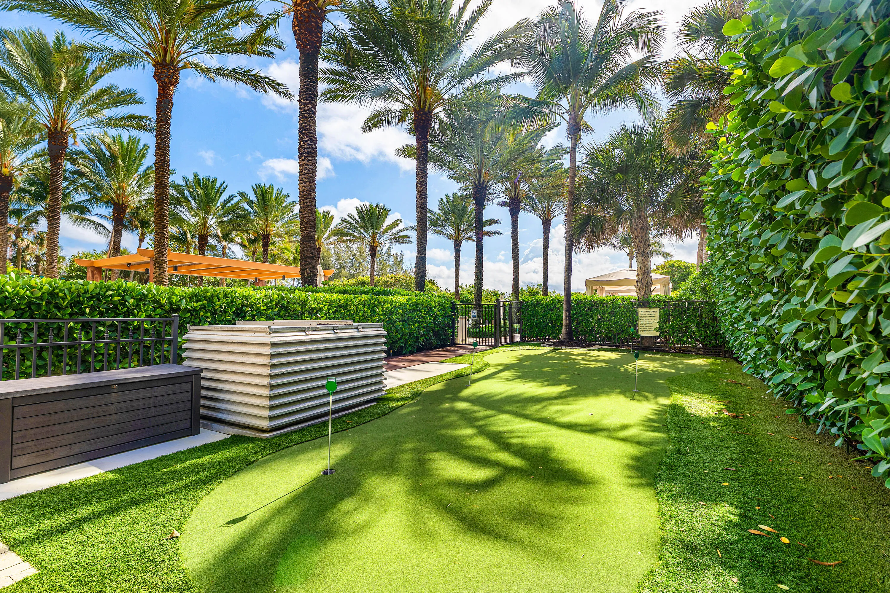 Putting green near pool complex