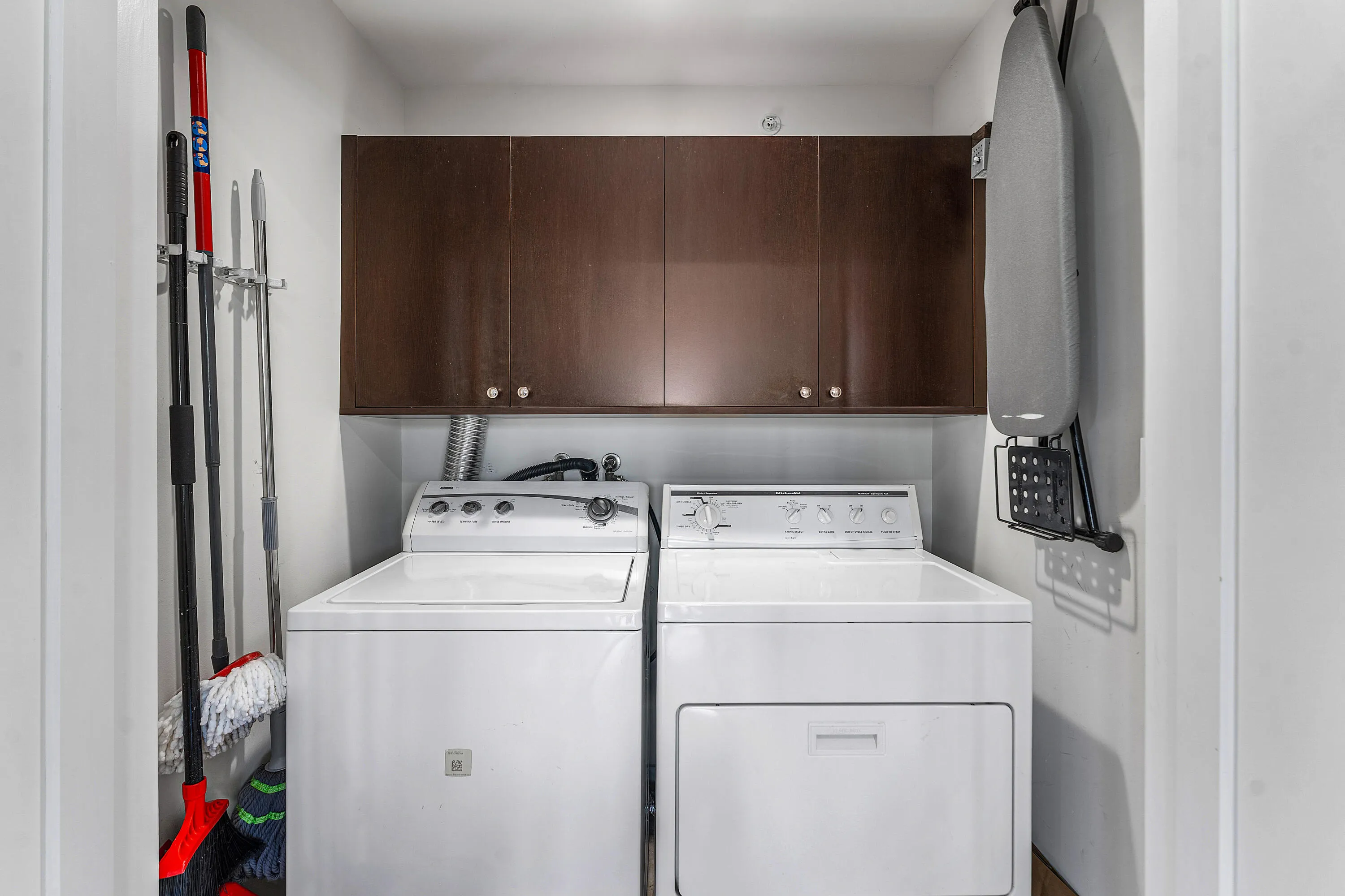 Washer/ dryer in the unit