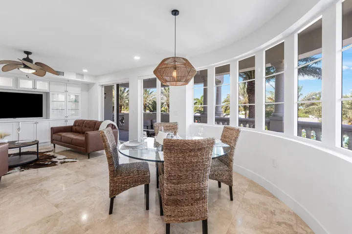 Breakfast nook