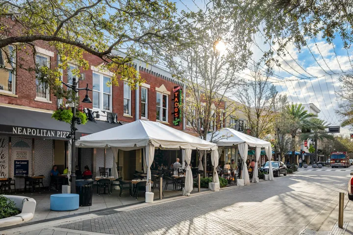 Near the Clematis Street for shopping and dining