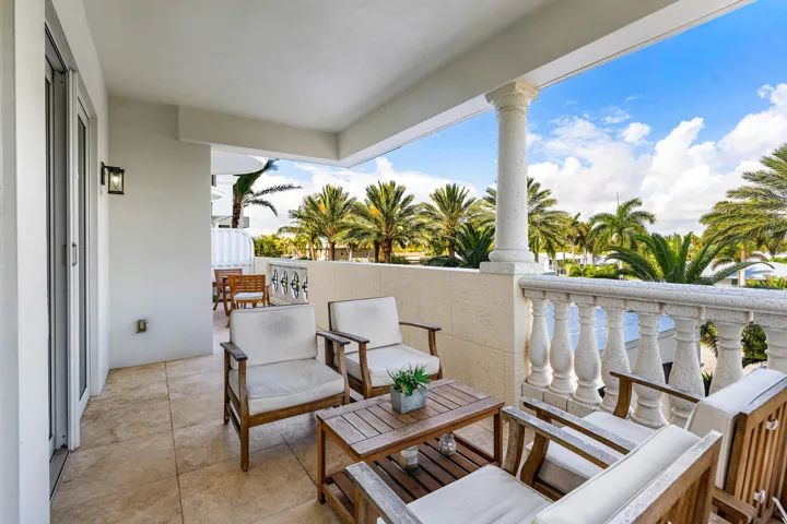 Huge wrap around balcony with plenty of seating