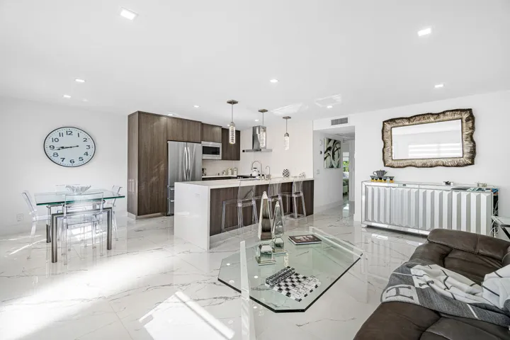 005-4017NewcastleA-BocaRaton-FL-33434-SM
