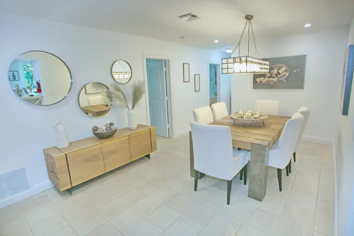 022-079-Dining Room-1500x1000