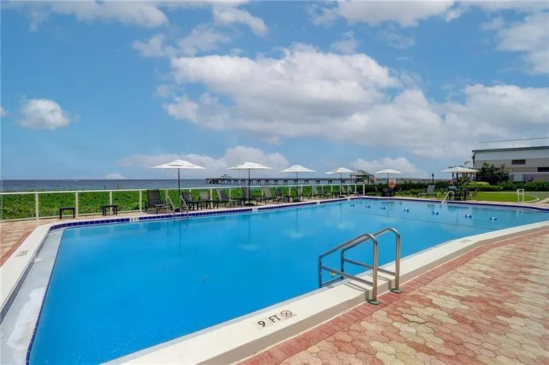 Cabana Pool