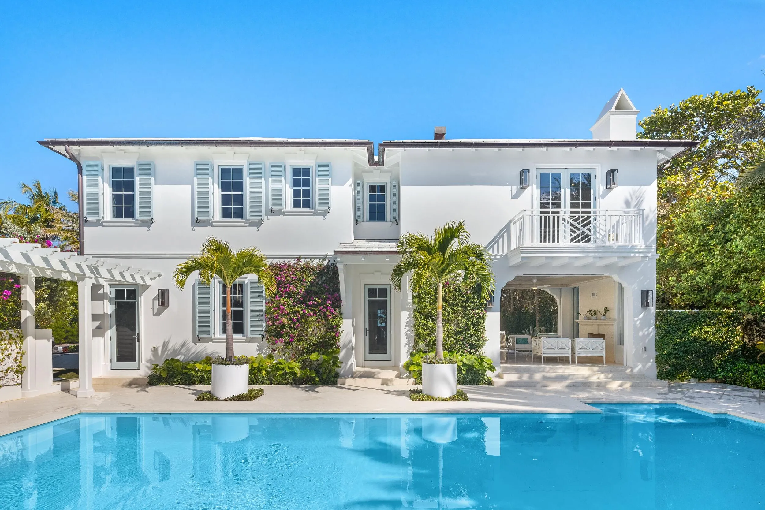 Main House to Pool