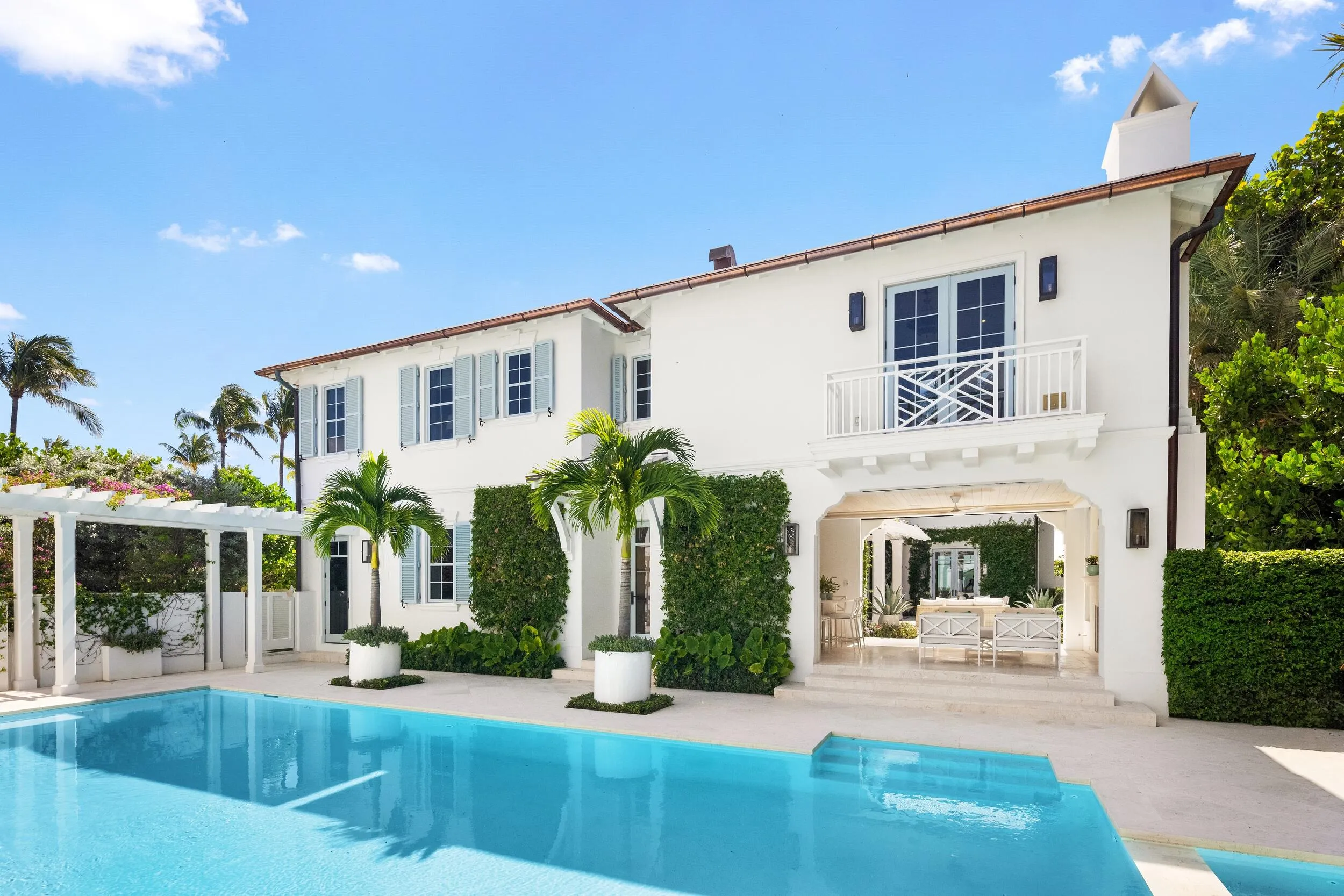 Main House to Pool