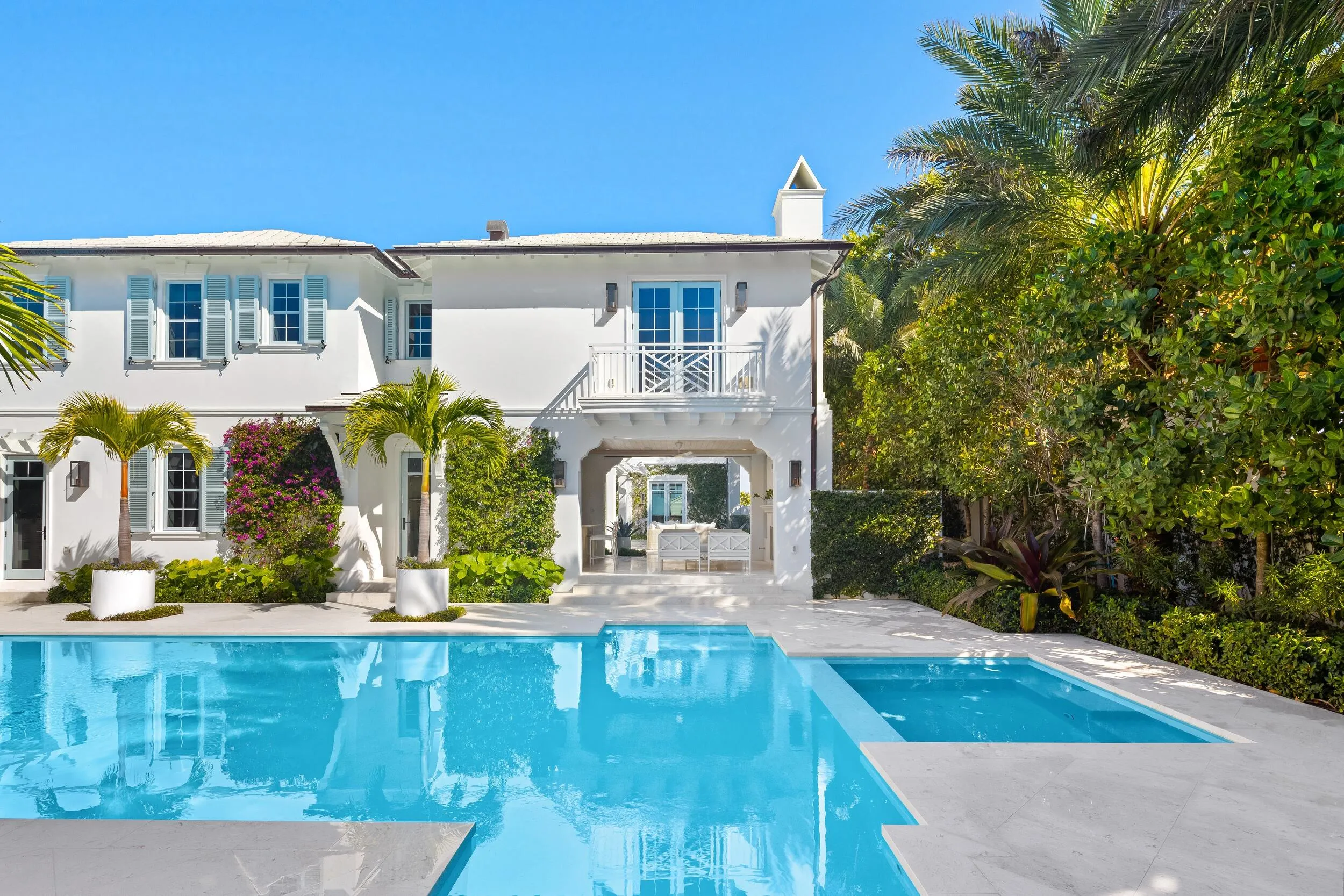 Main House to Pool