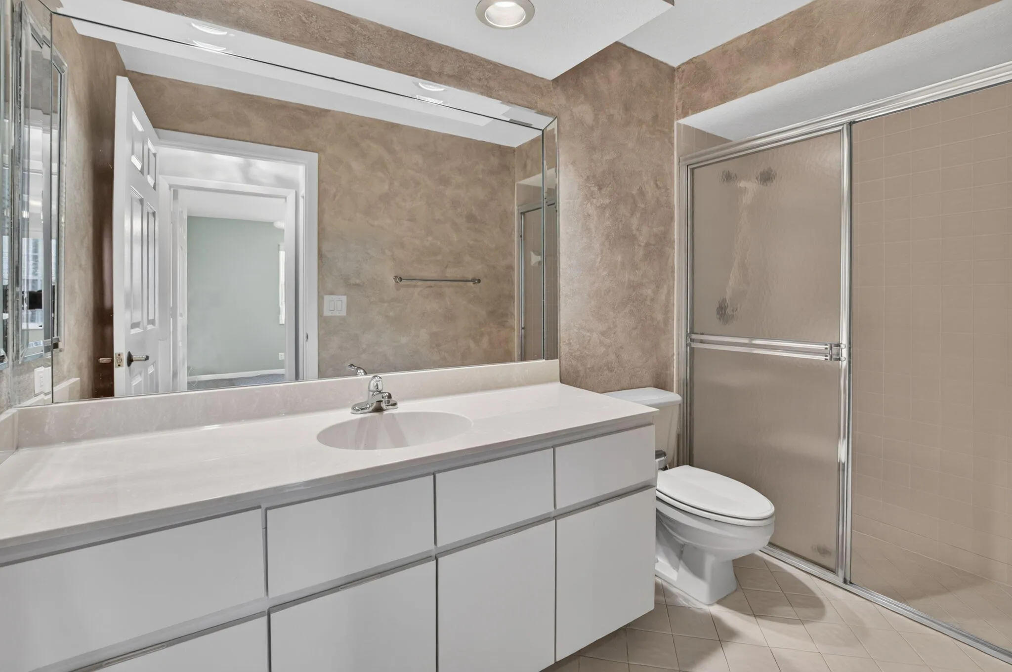 2nd Bathroom with Shower Stall