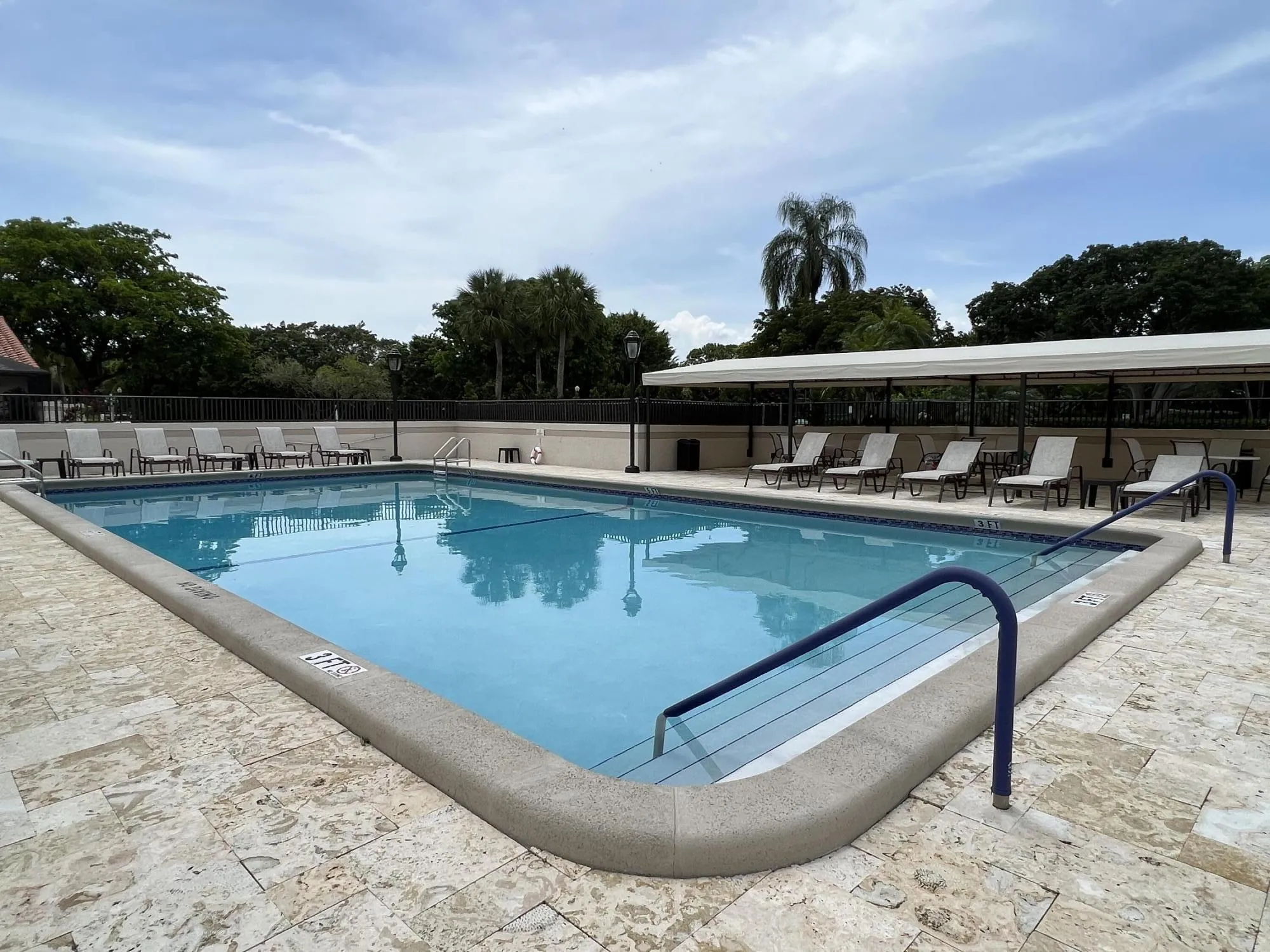 Brentwood Main Community Pool
