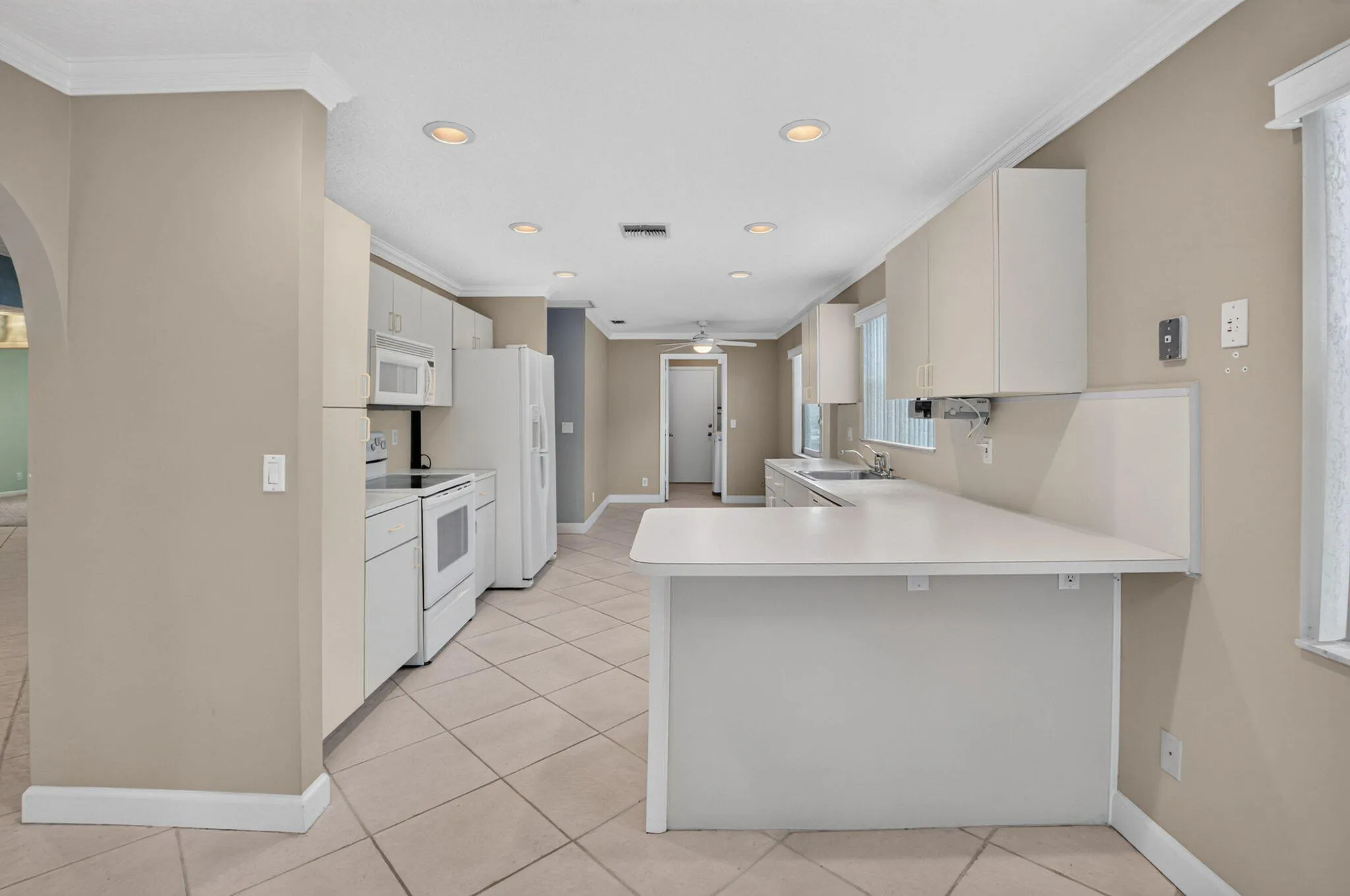 Eat-in Kitchen