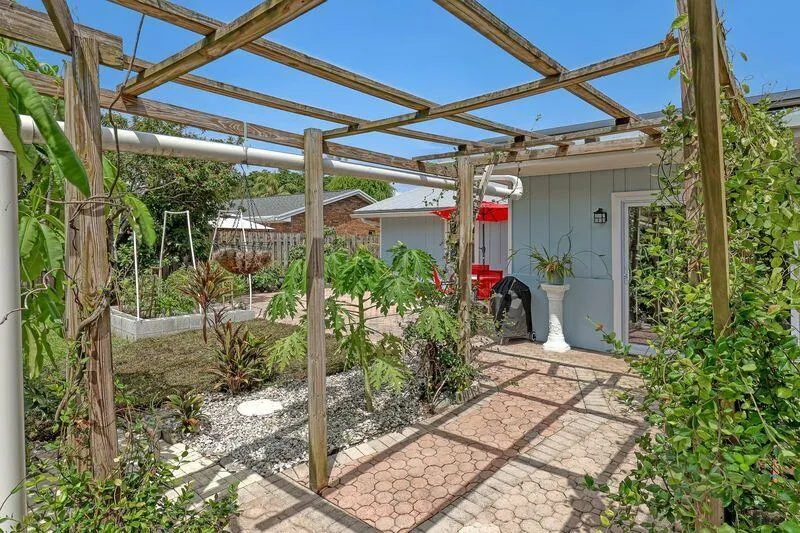 Outdoor Trellis